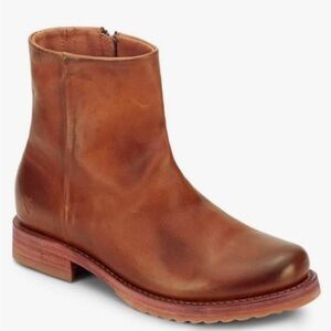 Selling these brand new Frye Veronica boots.  Size 8 they do run a but snug.